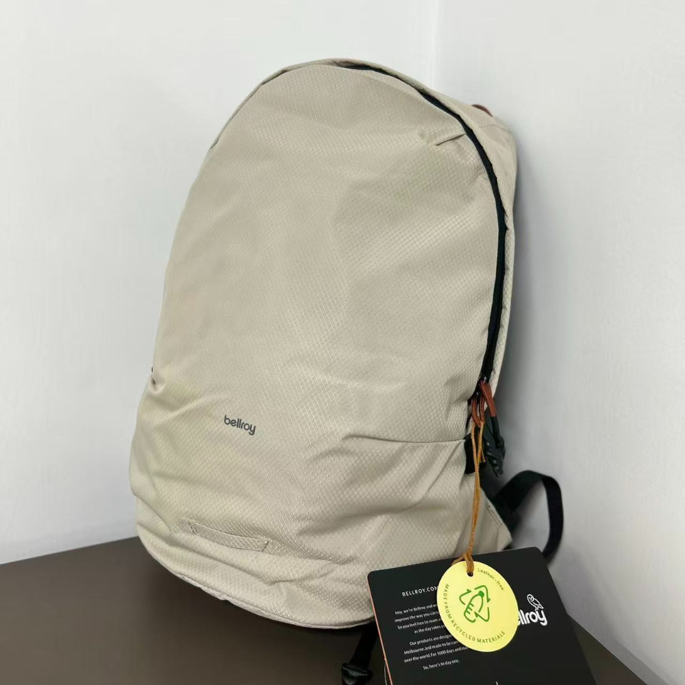 Bellroy Lite Daypack 20L Light - Resin Art Alphabet recension och pris